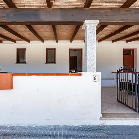 ゲストハウス Agriturismo Comino Alto By Rentbeat シニスコーラ