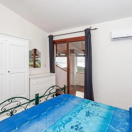 Guest house Agriturismo Comino Alto By Rentbeat *